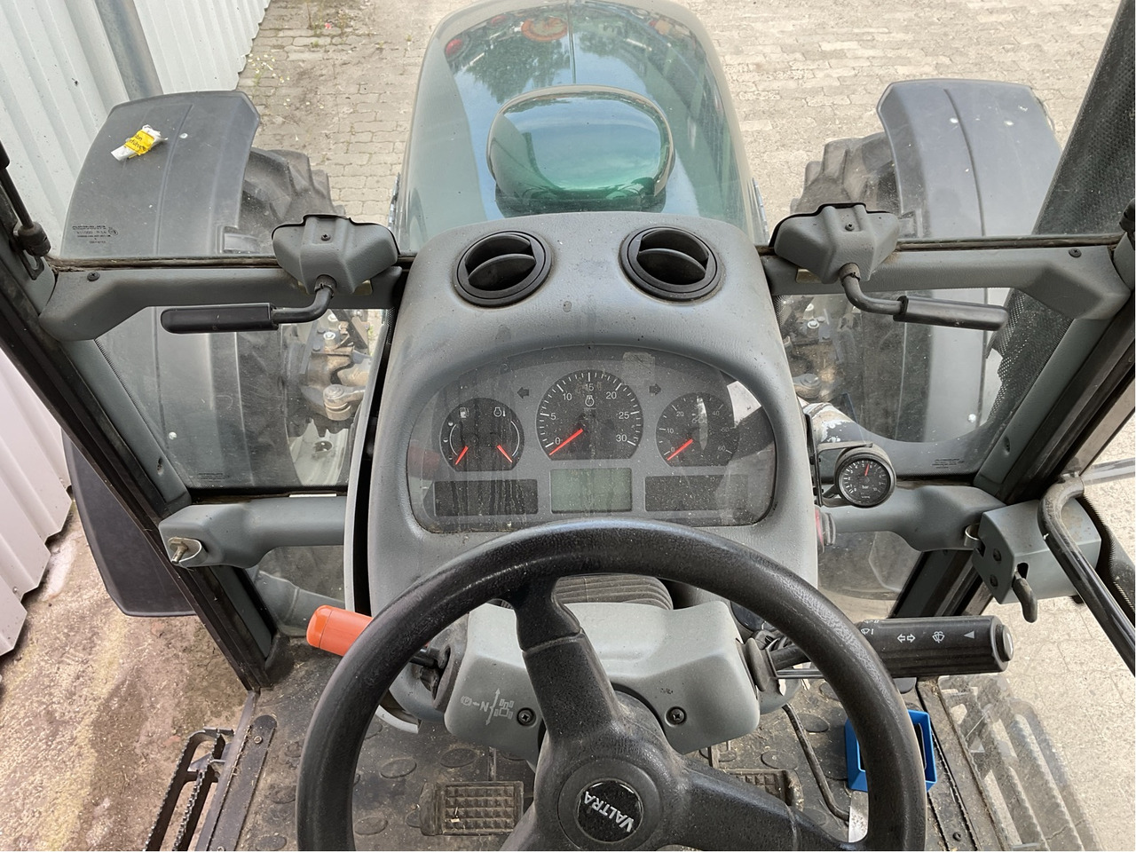 Valtra A 93 - Traktori: kuva Valtra A 93 - Traktori Valtra A 93 - Traktori: kuva Valtra A 93 - Traktori