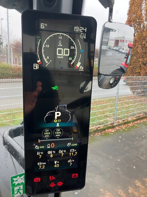Uusi Traktori Valtra T235 V 2A1: kuva Uusi Traktori Valtra T235 V 2A1