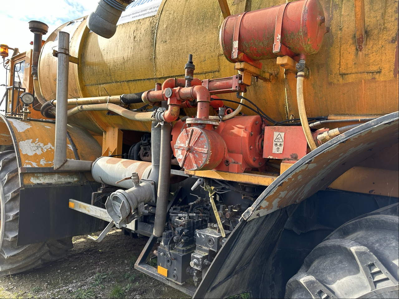 Veenhuis Güllewagen VT300 - Lannoitteenlevitin: kuva Veenhuis Güllewagen VT300 - Lannoitteenlevitin Veenhuis Güllewagen VT300 - Lannoitteenlevitin: kuva Veenhuis Güllewagen VT300 - Lannoitteenlevitin