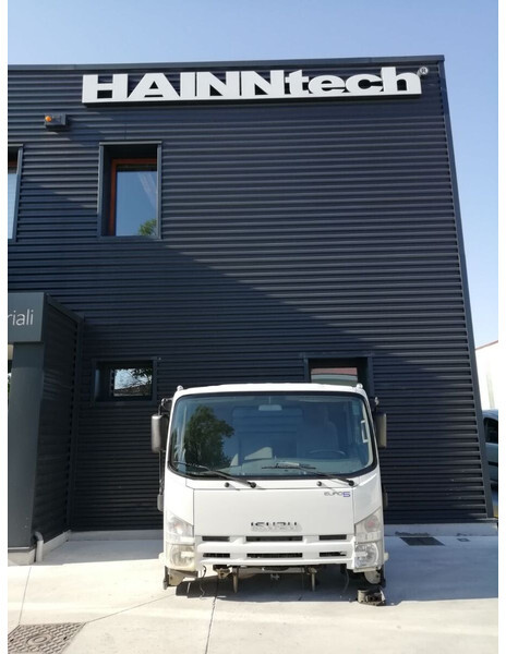 Isuzu NPR 85 "M - P - Q" - Ohjaamo ja sisustus - Kuorma-auto: kuva Isuzu NPR 85 "M - P - Q" - Ohjaamo ja sisustus - Kuorma-auto Isuzu NPR 85 "M - P - Q" - Ohjaamo ja sisustus - Kuorma-auto: kuva Isuzu NPR 85 "M - P - Q" - Ohjaamo ja sisustus - Kuorma-auto