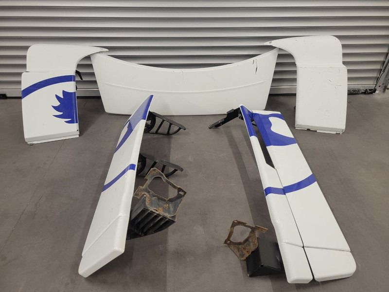 Iveco HiWay - Aerodynamiikka/ Spoilerit - Kuorma-auto: kuva Iveco HiWay - Aerodynamiikka/ Spoilerit - Kuorma-auto Iveco HiWay - Aerodynamiikka/ Spoilerit - Kuorma-auto: kuva Iveco HiWay - Aerodynamiikka/ Spoilerit - Kuorma-auto