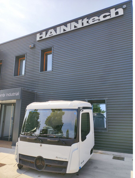 Mercedes-Benz ACTROS AROCS ANTOS - Ohjaamo ja sisustus - Kuorma-auto: kuva Mercedes-Benz ACTROS AROCS ANTOS - Ohjaamo ja sisustus - Kuorma-auto Mercedes-Benz ACTROS AROCS ANTOS - Ohjaamo ja sisustus - Kuorma-auto: kuva Mercedes-Benz ACTROS AROCS ANTOS - Ohjaamo ja sisustus - Kuorma-auto