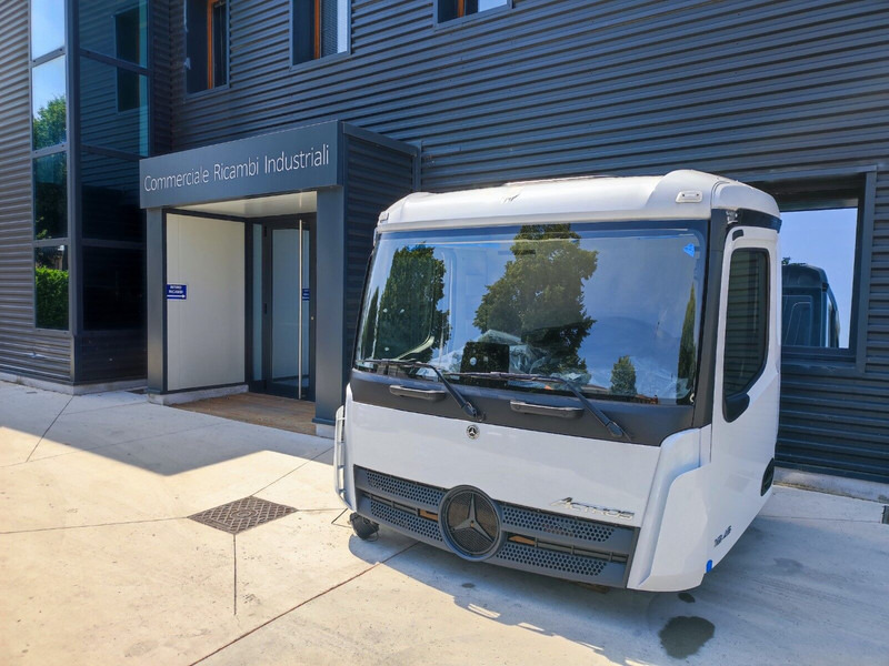 Mercedes-Benz ACTROS AROCS ANTOS - Ohjaamo ja sisustus - Kuorma-auto: kuva Mercedes-Benz ACTROS AROCS ANTOS - Ohjaamo ja sisustus - Kuorma-auto Mercedes-Benz ACTROS AROCS ANTOS - Ohjaamo ja sisustus - Kuorma-auto: kuva Mercedes-Benz ACTROS AROCS ANTOS - Ohjaamo ja sisustus - Kuorma-auto