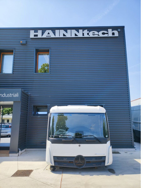 Mercedes-Benz ACTROS AROCS ANTOS - Ohjaamo ja sisustus - Kuorma-auto: kuva Mercedes-Benz ACTROS AROCS ANTOS - Ohjaamo ja sisustus - Kuorma-auto Mercedes-Benz ACTROS AROCS ANTOS - Ohjaamo ja sisustus - Kuorma-auto: kuva Mercedes-Benz ACTROS AROCS ANTOS - Ohjaamo ja sisustus - Kuorma-auto