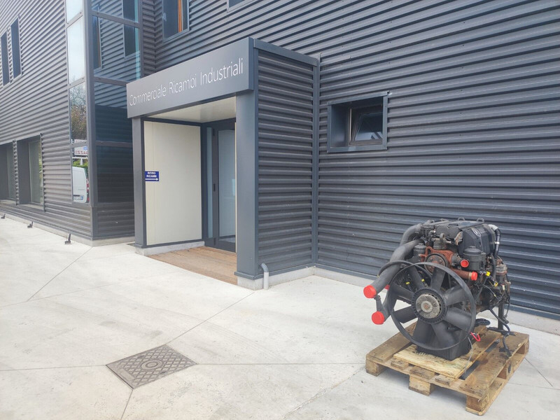 Mercedes-Benz ATEGO OM906LA-V - Moottori - Kuorma-auto: kuva Mercedes-Benz ATEGO OM906LA-V - Moottori - Kuorma-auto Mercedes-Benz ATEGO OM906LA-V - Moottori - Kuorma-auto: kuva Mercedes-Benz ATEGO OM906LA-V - Moottori - Kuorma-auto