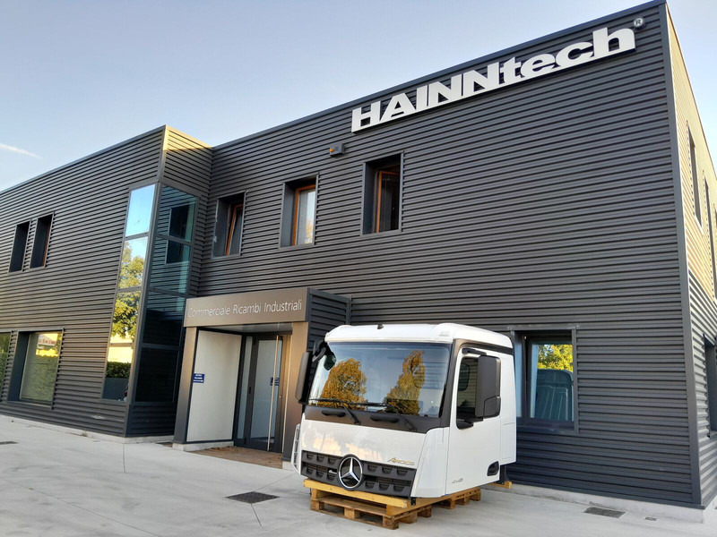 Mercedes-Benz Arocs Actros MP4 Euro 6 - Ohjaamo ja sisustus - Kuorma-auto: kuva Mercedes-Benz Arocs Actros MP4 Euro 6 - Ohjaamo ja sisustus - Kuorma-auto Mercedes-Benz Arocs Actros MP4 Euro 6 - Ohjaamo ja sisustus - Kuorma-auto: kuva Mercedes-Benz Arocs Actros MP4 Euro 6 - Ohjaamo ja sisustus - Kuorma-auto