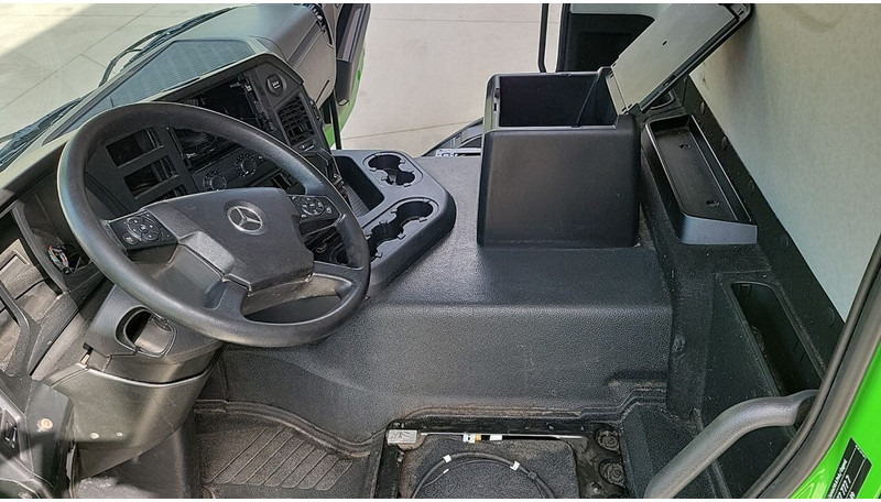 Mercedes-Benz S Actros - Arocs - Antos Classic Space - Ohjaamo ja sisustus - Kuorma-auto: kuva Mercedes-Benz S Actros - Arocs - Antos Classic Space - Ohjaamo ja sisustus - Kuorma-auto Mercedes-Benz S Actros - Arocs - Antos Classic Space - Ohjaamo ja sisustus - Kuorma-auto: kuva Mercedes-Benz S Actros - Arocs - Antos Classic Space - Ohjaamo ja sisustus - Kuorma-auto