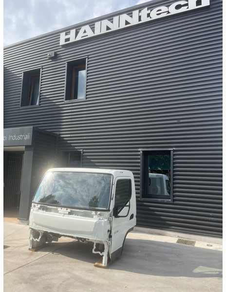 Mitsubishi Fuso CANTER C TYPE 2040 mm - Ohjaamo ja sisustus - Kuorma-auto: kuva Mitsubishi Fuso CANTER C TYPE 2040 mm - Ohjaamo ja sisustus - Kuorma-auto Mitsubishi Fuso CANTER C TYPE 2040 mm - Ohjaamo ja sisustus - Kuorma-auto: kuva Mitsubishi Fuso CANTER C TYPE 2040 mm - Ohjaamo ja sisustus - Kuorma-auto