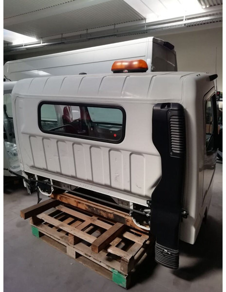 Mitsubishi Fuso CANTER C TYPE MODEL LARGE - Ohjaamo ja sisustus - Kuorma-auto: kuva Mitsubishi Fuso CANTER C TYPE MODEL LARGE - Ohjaamo ja sisustus - Kuorma-auto Mitsubishi Fuso CANTER C TYPE MODEL LARGE - Ohjaamo ja sisustus - Kuorma-auto: kuva Mitsubishi Fuso CANTER C TYPE MODEL LARGE - Ohjaamo ja sisustus - Kuorma-auto