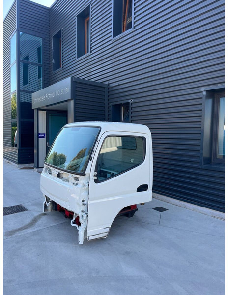 Mitsubishi Fuso CANTER S TYPE MODEL - Ohjaamo ja sisustus - Kuorma-auto: kuva Mitsubishi Fuso CANTER S TYPE MODEL - Ohjaamo ja sisustus - Kuorma-auto Mitsubishi Fuso CANTER S TYPE MODEL - Ohjaamo ja sisustus - Kuorma-auto: kuva Mitsubishi Fuso CANTER S TYPE MODEL - Ohjaamo ja sisustus - Kuorma-auto