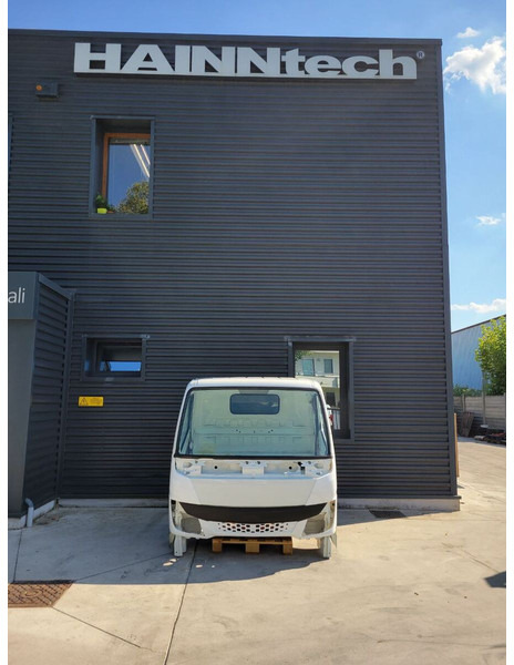 Mitsubishi Fuso FUSO S E6 2021-> - Ohjaamo ja sisustus - Kuorma-auto: kuva Mitsubishi Fuso FUSO S E6 2021-> - Ohjaamo ja sisustus - Kuorma-auto Mitsubishi Fuso FUSO S E6 2021-> - Ohjaamo ja sisustus - Kuorma-auto: kuva Mitsubishi Fuso FUSO S E6 2021-> - Ohjaamo ja sisustus - Kuorma-auto