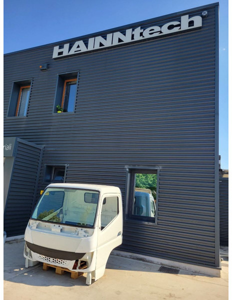 Mitsubishi Fuso FUSO S E6 2021-> - Ohjaamo ja sisustus - Kuorma-auto: kuva Mitsubishi Fuso FUSO S E6 2021-> - Ohjaamo ja sisustus - Kuorma-auto Mitsubishi Fuso FUSO S E6 2021-> - Ohjaamo ja sisustus - Kuorma-auto: kuva Mitsubishi Fuso FUSO S E6 2021-> - Ohjaamo ja sisustus - Kuorma-auto