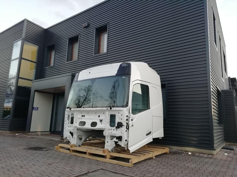 Volvo FH - Euro 6 - Ohjaamo ja sisustus - Kuorma-auto: kuva Volvo FH - Euro 6 - Ohjaamo ja sisustus - Kuorma-auto Volvo FH - Euro 6 - Ohjaamo ja sisustus - Kuorma-auto: kuva Volvo FH - Euro 6 - Ohjaamo ja sisustus - Kuorma-auto
