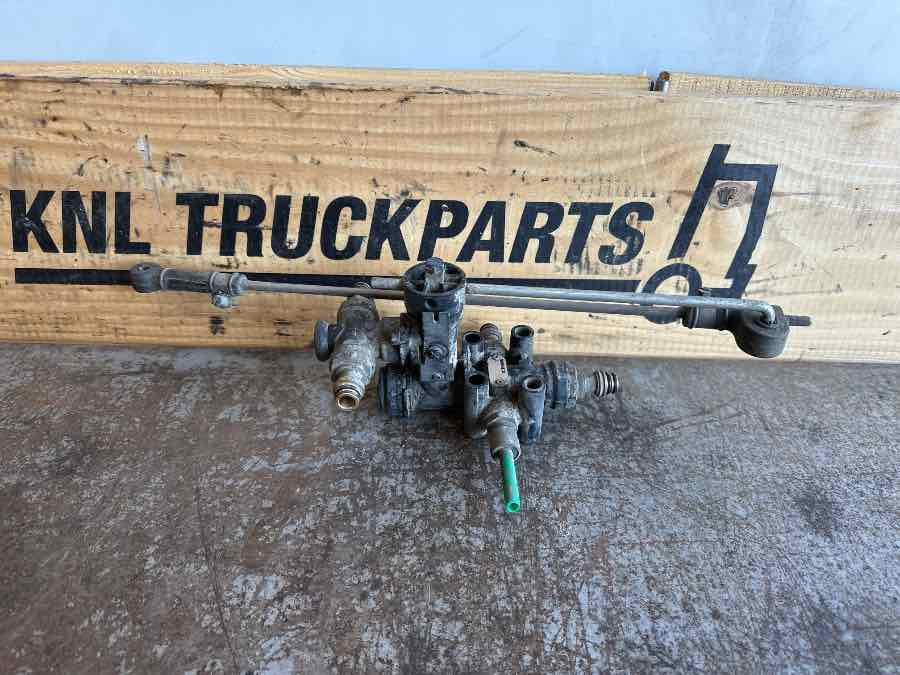 EKERI WABCO VALVE 4640061010 - Venttiili - Perävaunu: kuva EKERI WABCO VALVE 4640061010 - Venttiili - Perävaunu EKERI WABCO VALVE 4640061010 - Venttiili - Perävaunu: kuva EKERI WABCO VALVE 4640061010 - Venttiili - Perävaunu