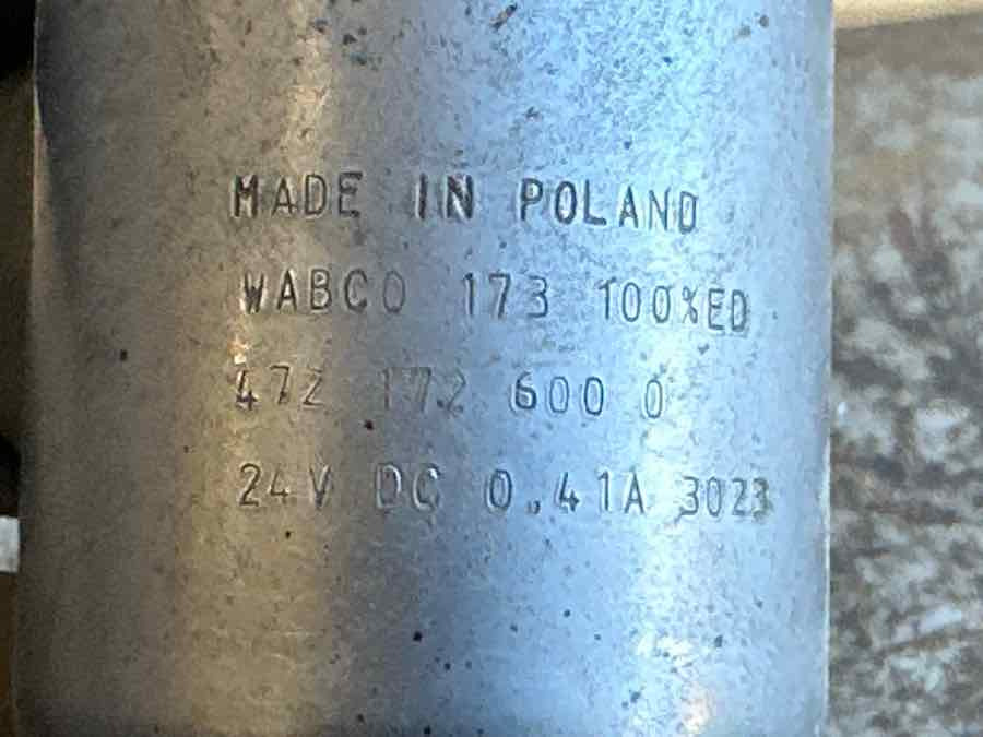 EKERI WABCO VALVE 4721726000 - Venttiili - Perävaunu: kuva EKERI WABCO VALVE 4721726000 - Venttiili - Perävaunu EKERI WABCO VALVE 4721726000 - Venttiili - Perävaunu: kuva EKERI WABCO VALVE 4721726000 - Venttiili - Perävaunu