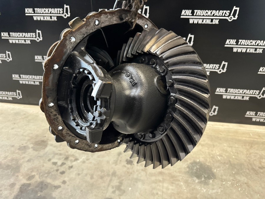 MERCEDES DIFF R440-13A-C22,5 - 2.846 - Differentiaali - Kuorma-auto: kuva  MERCEDES DIFF R440-13A-C22,5 - 2.846 - Differentiaali - Kuorma-auto MERCEDES DIFF R440-13A-C22,5 - 2.846 - Differentiaali - Kuorma-auto: kuva  MERCEDES DIFF R440-13A-C22,5 - 2.846 - Differentiaali - Kuorma-auto