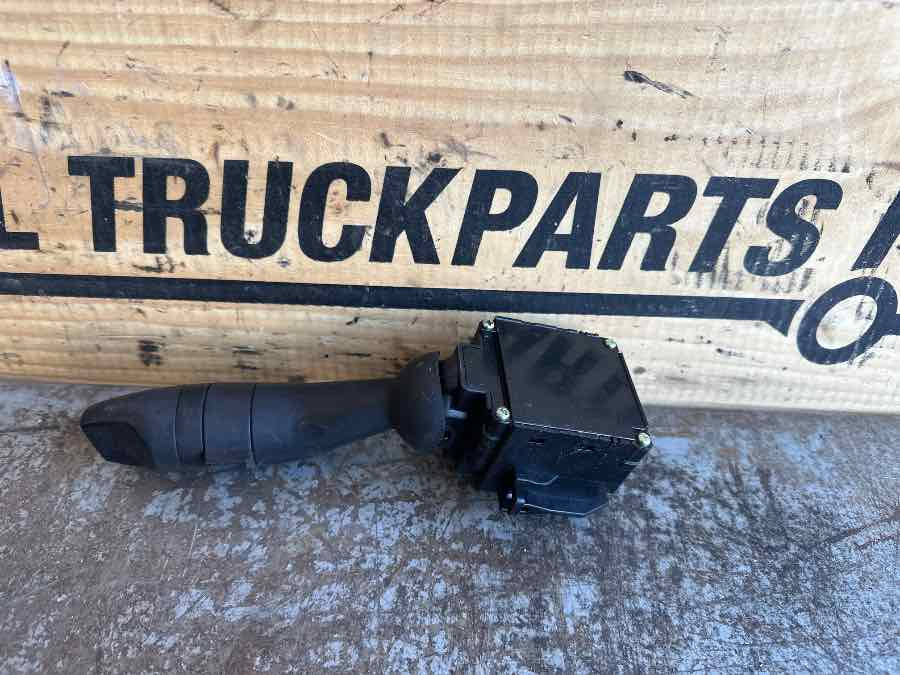 RENAULT LEVER SWITCH 7422007399 - Ohjaamo ja sisustus - Kuorma-auto: kuva RENAULT LEVER SWITCH 7422007399 - Ohjaamo ja sisustus - Kuorma-auto RENAULT LEVER SWITCH 7422007399 - Ohjaamo ja sisustus - Kuorma-auto: kuva RENAULT LEVER SWITCH 7422007399 - Ohjaamo ja sisustus - Kuorma-auto