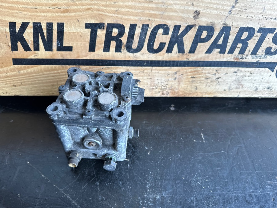 SCANIA V107 VALVE BLOCK 1744084 - Jarruventtiili - Kuorma-auto: kuva SCANIA V107 VALVE BLOCK 1744084 - Jarruventtiili - Kuorma-auto SCANIA V107 VALVE BLOCK 1744084 - Jarruventtiili - Kuorma-auto: kuva SCANIA V107 VALVE BLOCK 1744084 - Jarruventtiili - Kuorma-auto