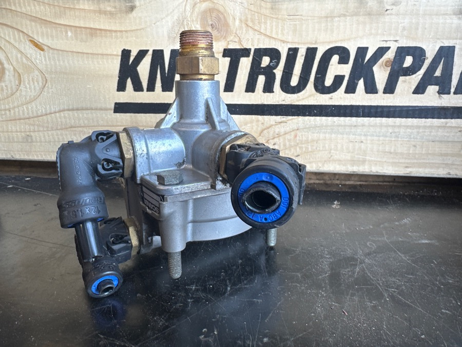 SCANIA VALVE 2038219 - Jarruventtiili - Kuorma-auto: kuva SCANIA VALVE 2038219 - Jarruventtiili - Kuorma-auto SCANIA VALVE 2038219 - Jarruventtiili - Kuorma-auto: kuva SCANIA VALVE 2038219 - Jarruventtiili - Kuorma-auto