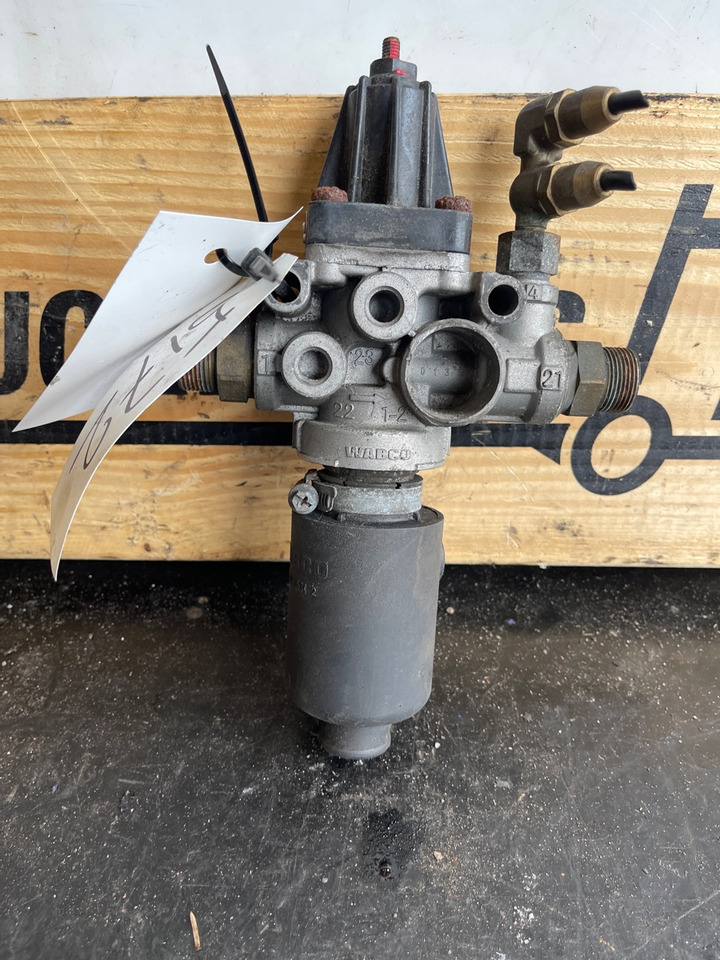 SCANIA VALVE 2250955 - Jarruventtiili - Kuorma-auto: kuva SCANIA VALVE 2250955 - Jarruventtiili - Kuorma-auto SCANIA VALVE 2250955 - Jarruventtiili - Kuorma-auto: kuva SCANIA VALVE 2250955 - Jarruventtiili - Kuorma-auto