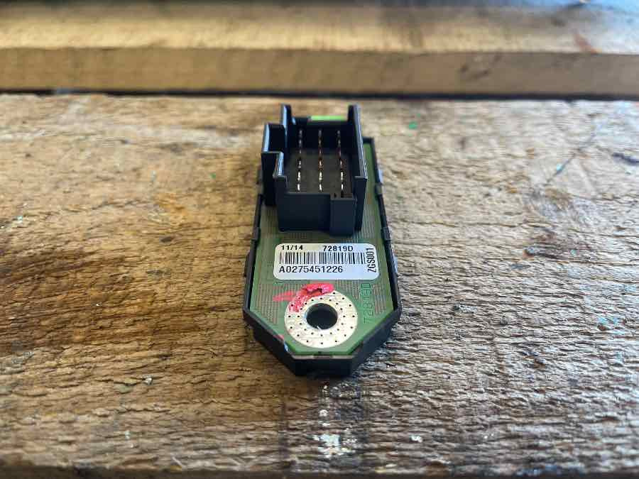 SETRA / MERCEDES SWITCH A0275451226 - Sähköjärjestelmä - Bussi: kuva SETRA / MERCEDES SWITCH A0275451226 - Sähköjärjestelmä - Bussi SETRA / MERCEDES SWITCH A0275451226 - Sähköjärjestelmä - Bussi: kuva SETRA / MERCEDES SWITCH A0275451226 - Sähköjärjestelmä - Bussi