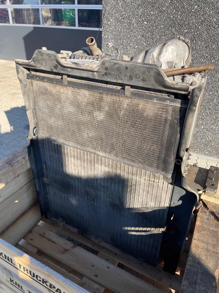 VOLVO COMPLETE COOLER / INTERCOOLER 23852082 - Jäähdytysjärjestelmä - Kuorma-auto: kuva VOLVO COMPLETE COOLER / INTERCOOLER 23852082 - Jäähdytysjärjestelmä - Kuorma-auto VOLVO COMPLETE COOLER / INTERCOOLER 23852082 - Jäähdytysjärjestelmä - Kuorma-auto: kuva VOLVO COMPLETE COOLER / INTERCOOLER 23852082 - Jäähdytysjärjestelmä - Kuorma-auto
