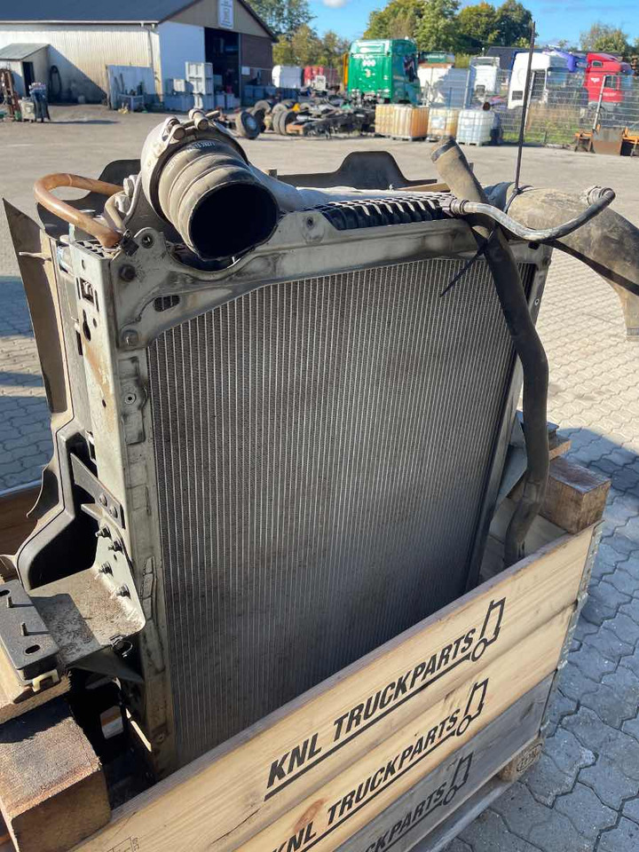 VOLVO COMPLETE COOLER / INTERCOOLER 23852082 - Jäähdytysjärjestelmä - Kuorma-auto: kuva VOLVO COMPLETE COOLER / INTERCOOLER 23852082 - Jäähdytysjärjestelmä - Kuorma-auto VOLVO COMPLETE COOLER / INTERCOOLER 23852082 - Jäähdytysjärjestelmä - Kuorma-auto: kuva VOLVO COMPLETE COOLER / INTERCOOLER 23852082 - Jäähdytysjärjestelmä - Kuorma-auto