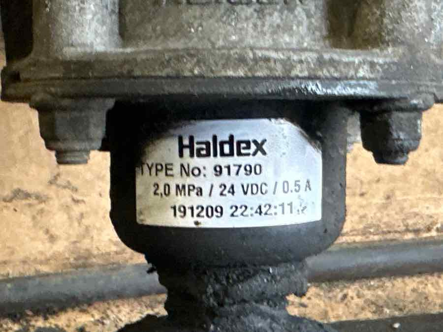 SETRA AIR RESERVOIR A0054327401 - Varaosat - Bussi: kuva SETRA AIR RESERVOIR A0054327401 - Varaosat - Bussi SETRA AIR RESERVOIR A0054327401 - Varaosat - Bussi: kuva SETRA AIR RESERVOIR A0054327401 - Varaosat - Bussi