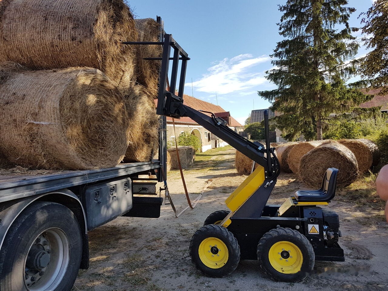 Tur Poland Miniradlader Miniloader Mini hoflader TUR N 520 Briggs&Stratton - Liukuohjattu kuormaaja: kuva Tur Poland Miniradlader Miniloader Mini hoflader TUR N 520 Briggs&Stratton - Liukuohjattu kuormaaja Tur Poland Miniradlader Miniloader Mini hoflader TUR N 520 Briggs&Stratton - Liukuohjattu kuormaaja: kuva Tur Poland Miniradlader Miniloader Mini hoflader TUR N 520 Briggs&Stratton - Liukuohjattu kuormaaja