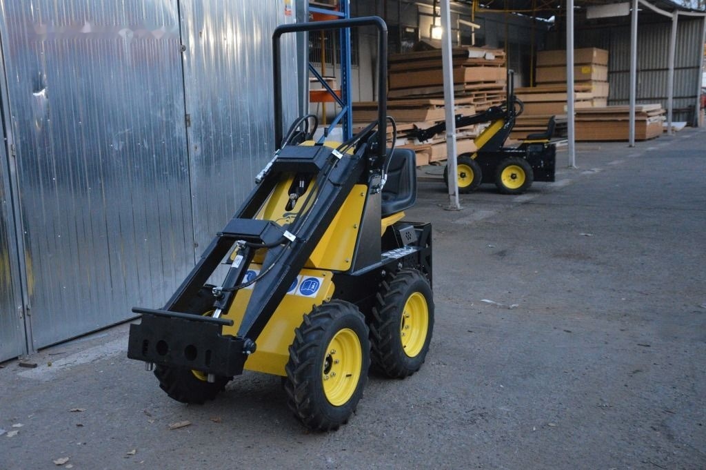 Tur Poland Miniradlader Miniloader Mini hoflader TUR N 520 Briggs&Stratton - Liukuohjattu kuormaaja: kuva Tur Poland Miniradlader Miniloader Mini hoflader TUR N 520 Briggs&Stratton - Liukuohjattu kuormaaja Tur Poland Miniradlader Miniloader Mini hoflader TUR N 520 Briggs&Stratton - Liukuohjattu kuormaaja: kuva Tur Poland Miniradlader Miniloader Mini hoflader TUR N 520 Briggs&Stratton - Liukuohjattu kuormaaja