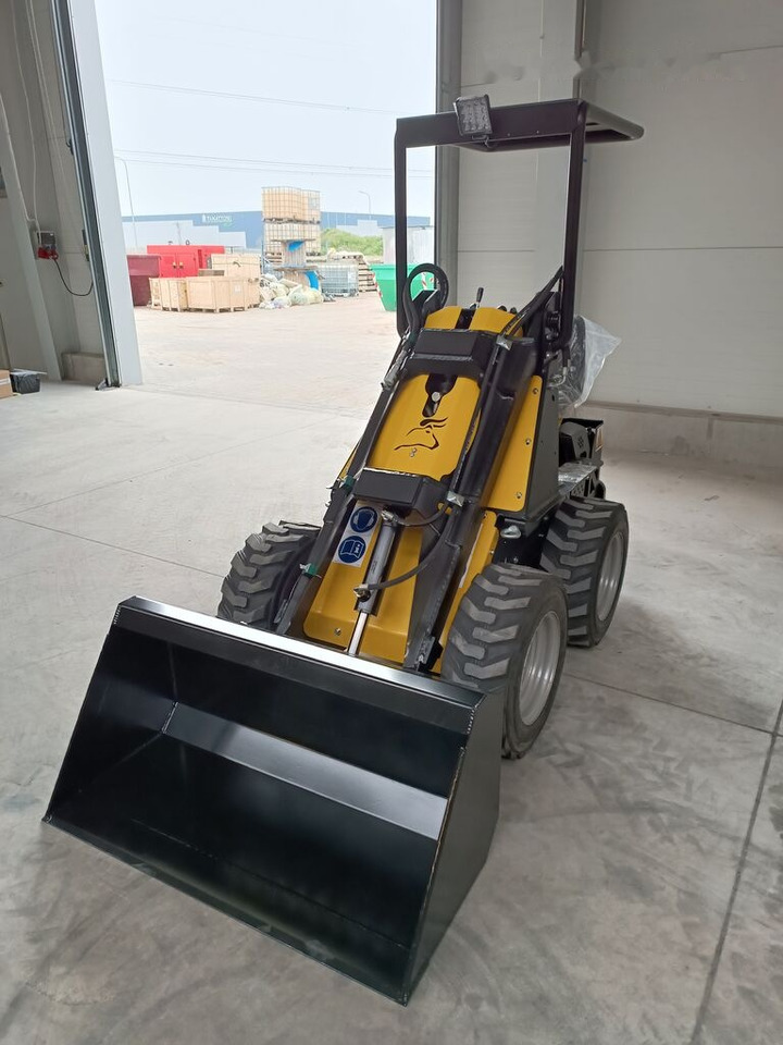Tur Poland Radlader Mini loader Mini Hoflader N 520 - Liukuohjattu kuormaaja: kuva Tur Poland Radlader Mini loader Mini Hoflader N 520 - Liukuohjattu kuormaaja Tur Poland Radlader Mini loader Mini Hoflader N 520 - Liukuohjattu kuormaaja: kuva Tur Poland Radlader Mini loader Mini Hoflader N 520 - Liukuohjattu kuormaaja