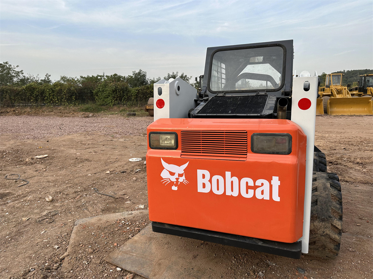 BOBCAT S300 - Liukuohjattu kuormaaja: kuva BOBCAT S300 - Liukuohjattu kuormaaja BOBCAT S300 - Liukuohjattu kuormaaja: kuva BOBCAT S300 - Liukuohjattu kuormaaja