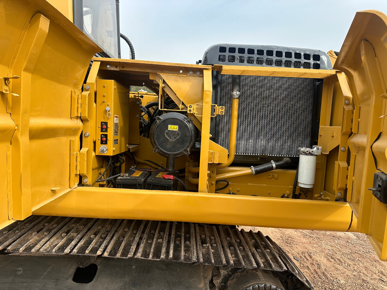 Telakaivukone CAT 320BL: kuva Telakaivukone CAT 320BL