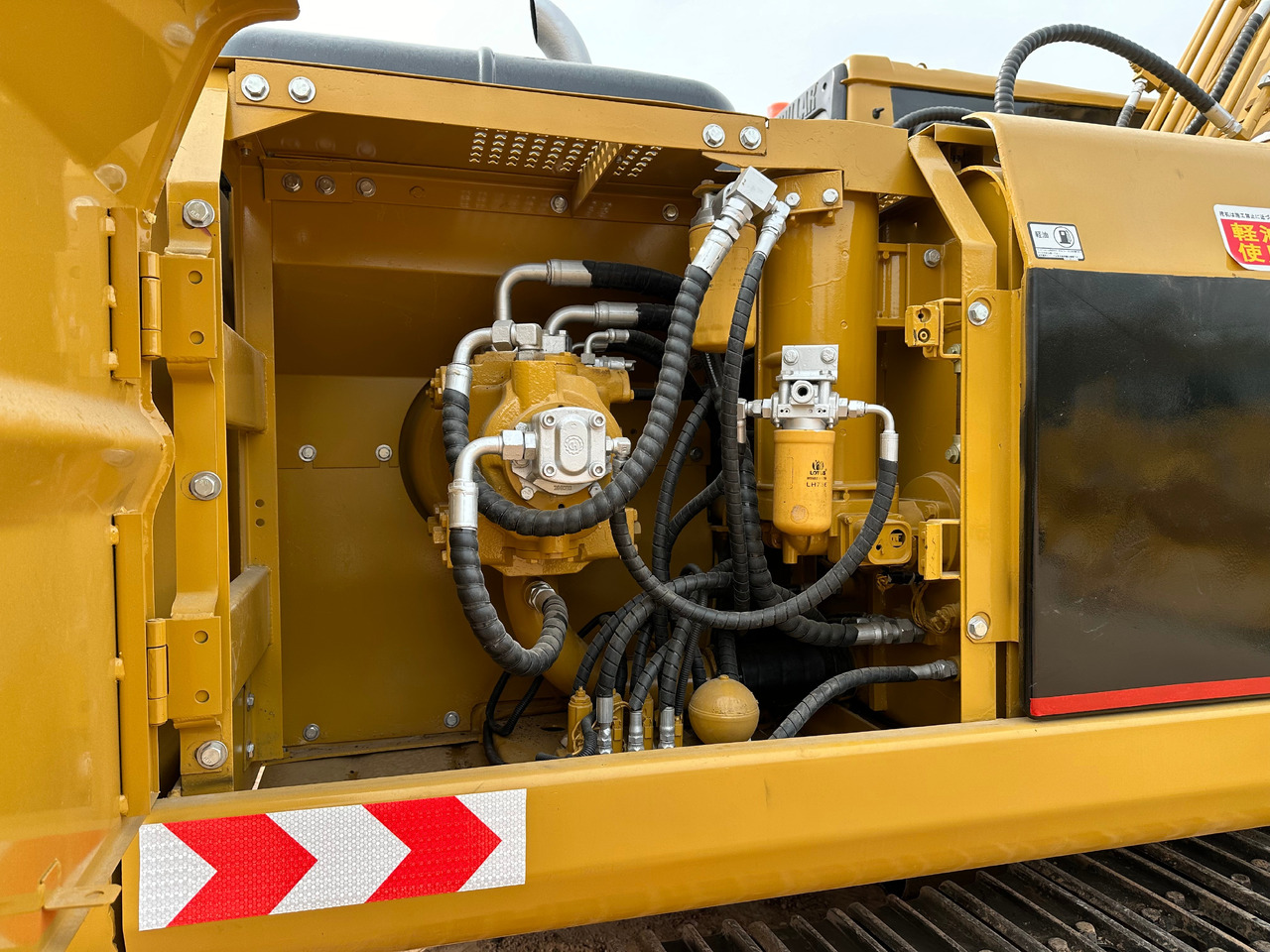 Telakaivukone CAT 320BL: kuva Telakaivukone CAT 320BL