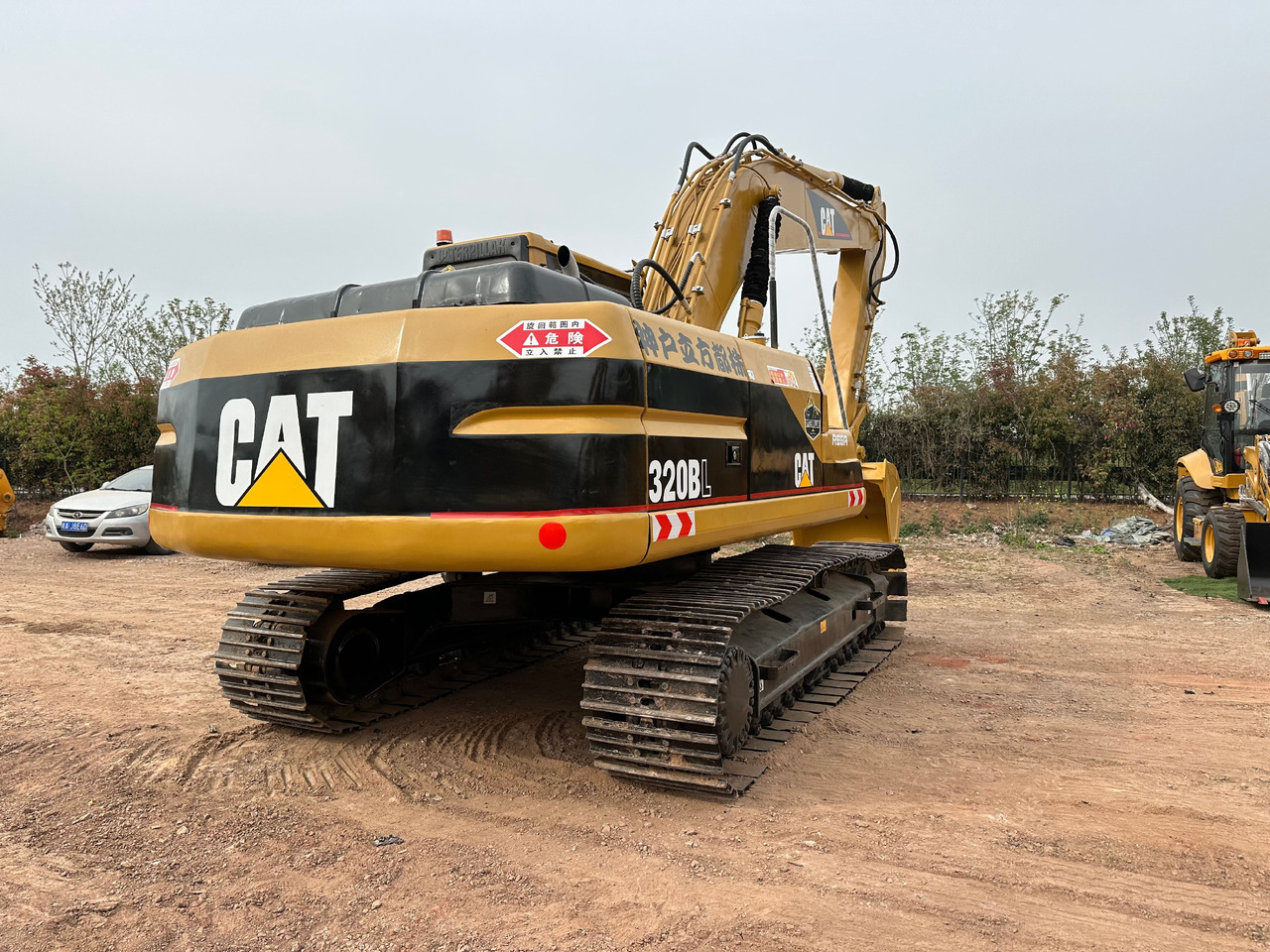 CAT 320BL crawler excavator - Telakaivukone: kuva CAT 320BL crawler excavator - Telakaivukone CAT 320BL crawler excavator - Telakaivukone: kuva CAT 320BL crawler excavator - Telakaivukone