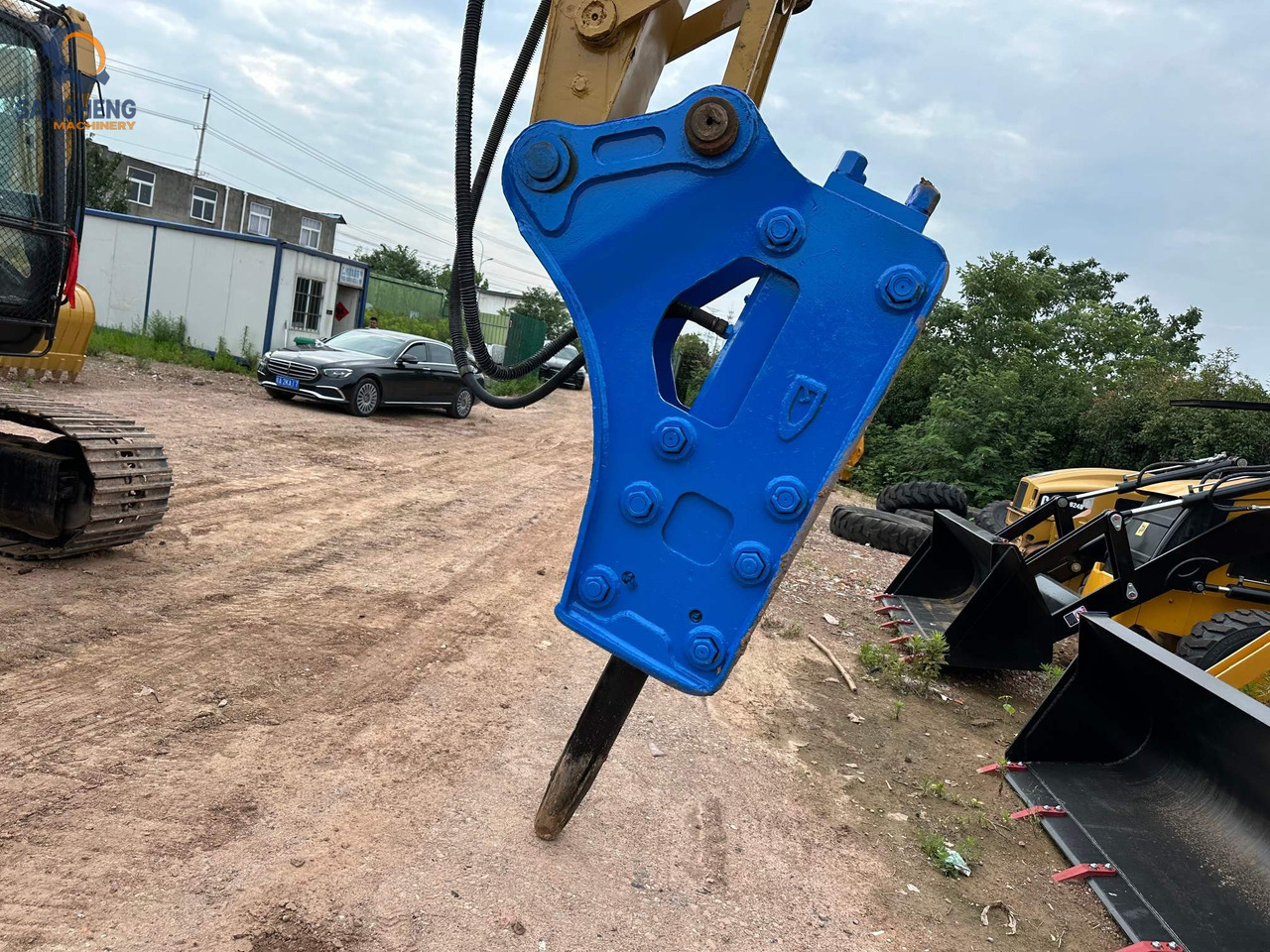 CAT 320CL crawler excavator with hammer - Telakaivukone: kuva CAT 320CL crawler excavator with hammer - Telakaivukone CAT 320CL crawler excavator with hammer - Telakaivukone: kuva CAT 320CL crawler excavator with hammer - Telakaivukone