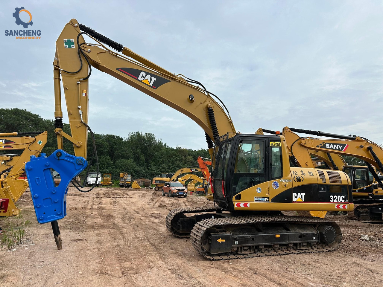 CAT 320CL with hammer - Telakaivukone: kuva CAT 320CL with hammer - Telakaivukone CAT 320CL with hammer - Telakaivukone: kuva CAT 320CL with hammer - Telakaivukone