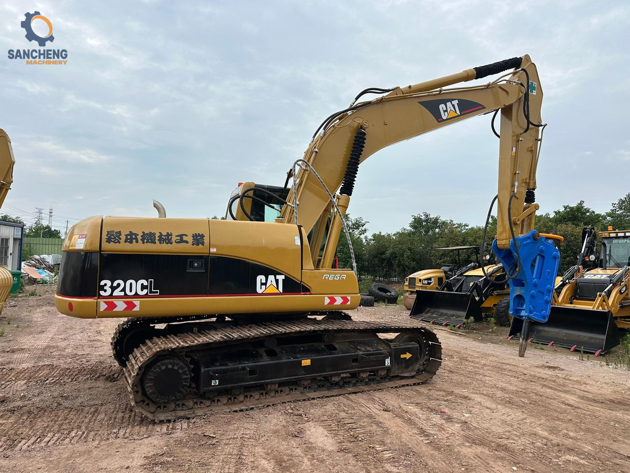 CAT 320CL with hammer crawler excavator - Telakaivukone: kuva CAT 320CL with hammer crawler excavator - Telakaivukone CAT 320CL with hammer crawler excavator - Telakaivukone: kuva CAT 320CL with hammer crawler excavator - Telakaivukone