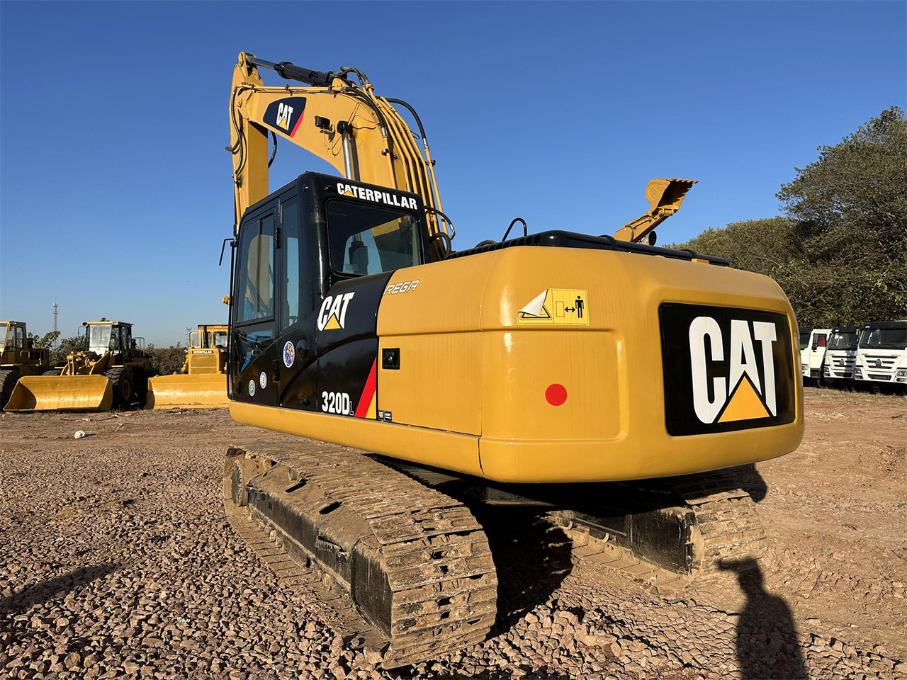 CAT 320DL - Telakaivukone: kuva CAT 320DL - Telakaivukone CAT 320DL - Telakaivukone: kuva CAT 320DL - Telakaivukone