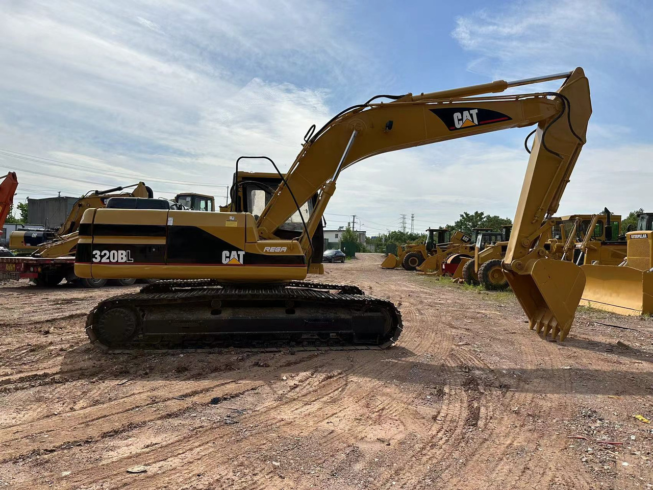 CATERPILLAR 320BL - Telakaivukone: kuva CATERPILLAR 320BL - Telakaivukone CATERPILLAR 320BL - Telakaivukone: kuva CATERPILLAR 320BL - Telakaivukone