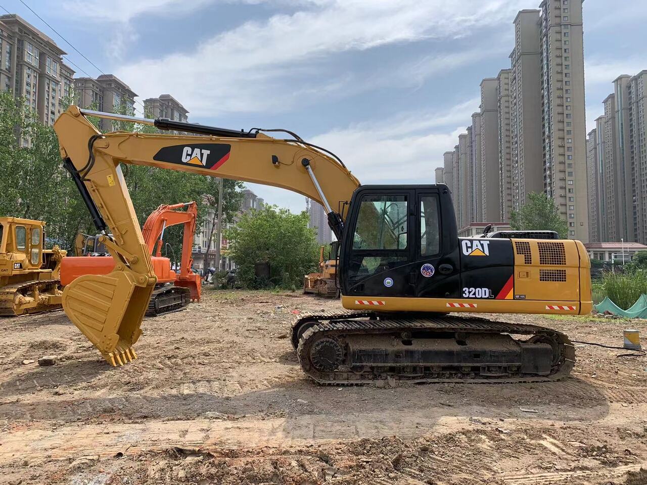 CATERPILLAR 320DL - Telakaivukone: kuva CATERPILLAR 320DL - Telakaivukone CATERPILLAR 320DL - Telakaivukone: kuva CATERPILLAR 320DL - Telakaivukone