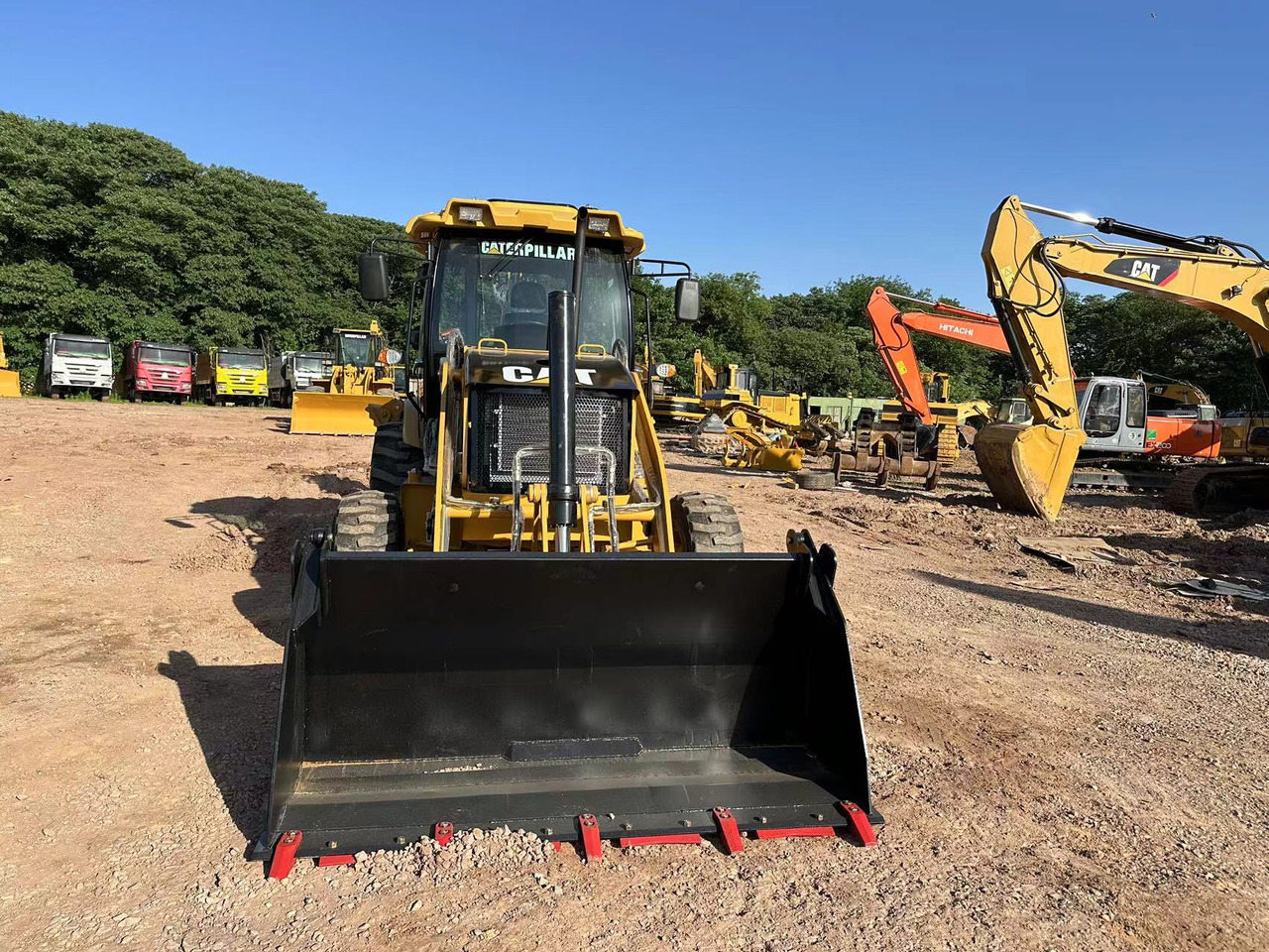 CATERPILLAR 420F2 - Kaivuri-trukki: kuva CATERPILLAR 420F2 - Kaivuri-trukki CATERPILLAR 420F2 - Kaivuri-trukki: kuva CATERPILLAR 420F2 - Kaivuri-trukki