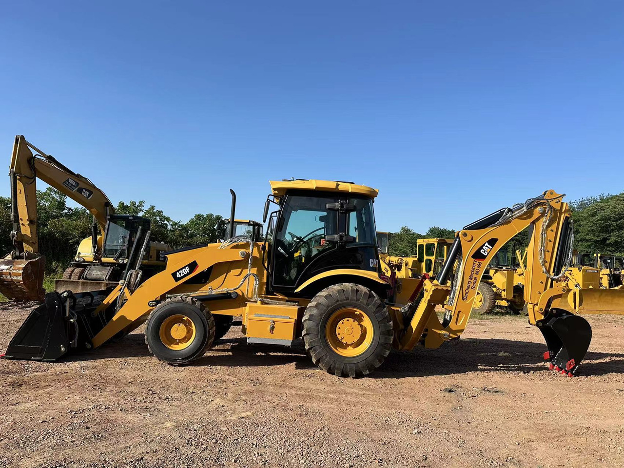 CATERPILLAR 420F2 - Kaivuri-trukki: kuva CATERPILLAR 420F2 - Kaivuri-trukki CATERPILLAR 420F2 - Kaivuri-trukki: kuva CATERPILLAR 420F2 - Kaivuri-trukki