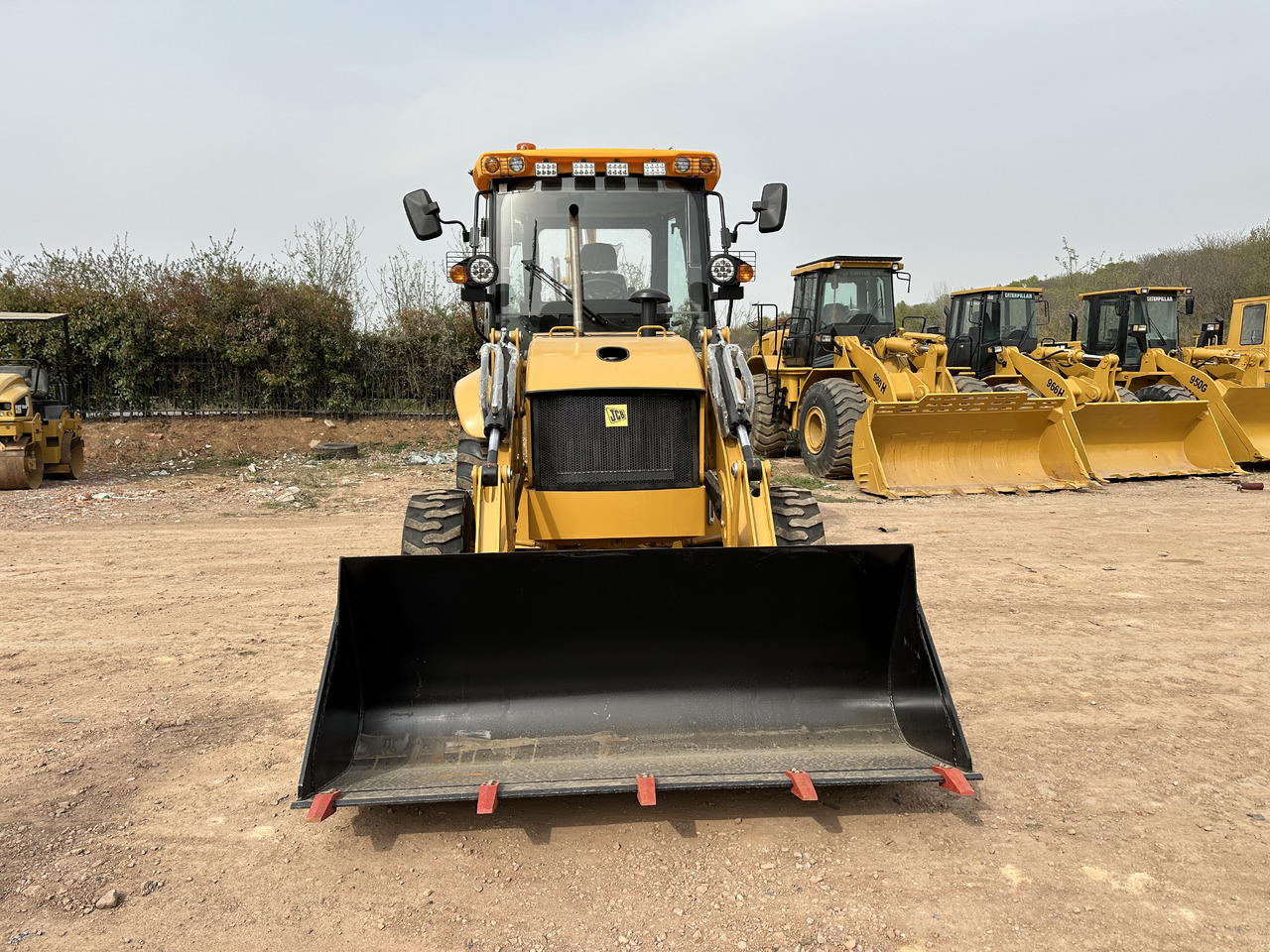 CATERPILLAR 420F2 - Kaivuri-trukki: kuva CATERPILLAR 420F2 - Kaivuri-trukki CATERPILLAR 420F2 - Kaivuri-trukki: kuva CATERPILLAR 420F2 - Kaivuri-trukki
