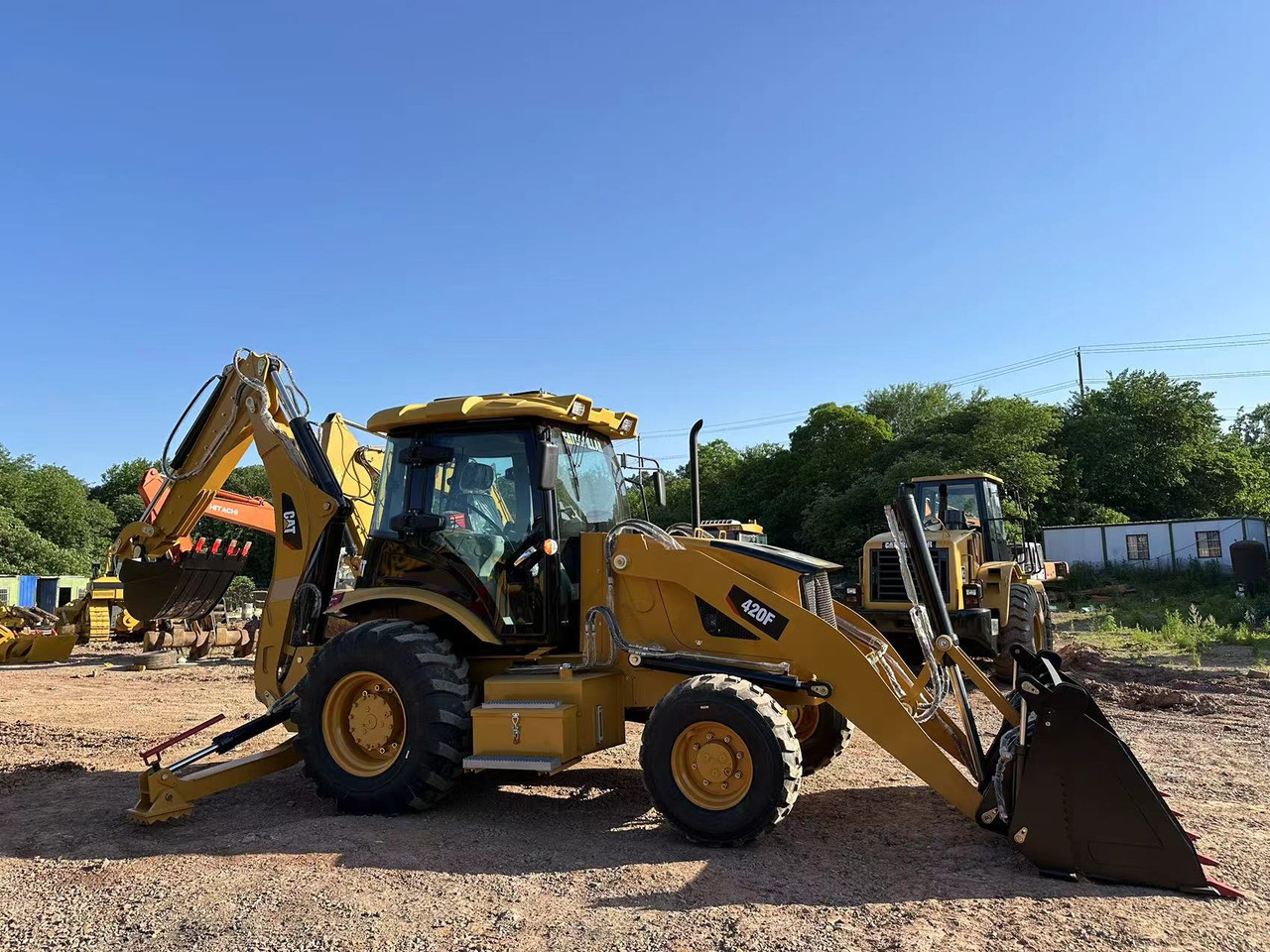 CATERPILLAR 420F2 - Kaivuri-trukki: kuva CATERPILLAR 420F2 - Kaivuri-trukki CATERPILLAR 420F2 - Kaivuri-trukki: kuva CATERPILLAR 420F2 - Kaivuri-trukki