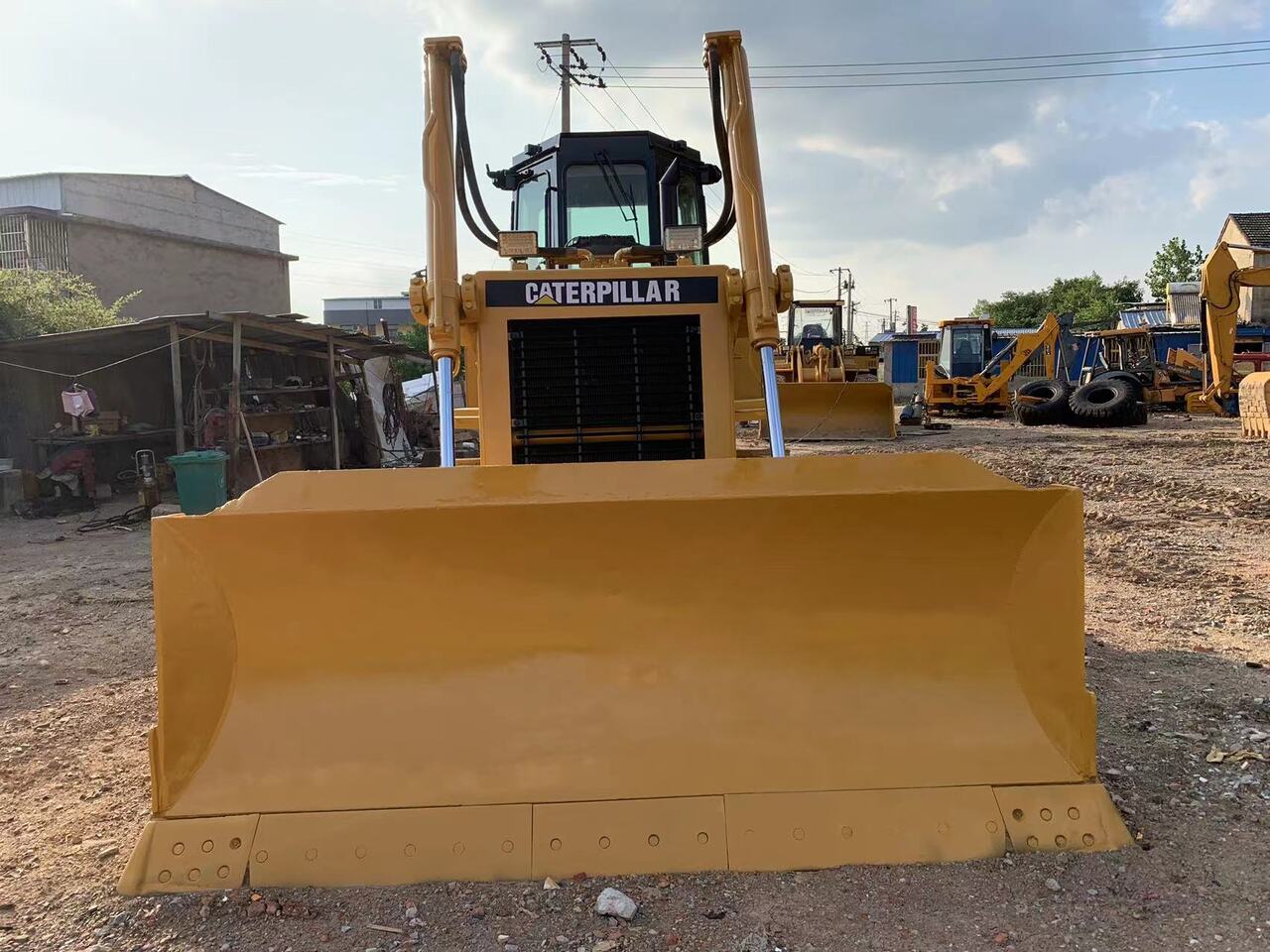 CATERPILLAR D6G - Puskutraktori: kuva CATERPILLAR D6G - Puskutraktori CATERPILLAR D6G - Puskutraktori: kuva CATERPILLAR D6G - Puskutraktori