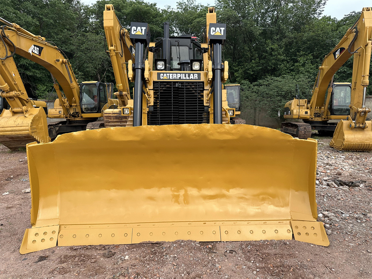 CATERPILLAR D7R - Puskutraktori: kuva CATERPILLAR D7R - Puskutraktori CATERPILLAR D7R - Puskutraktori: kuva CATERPILLAR D7R - Puskutraktori