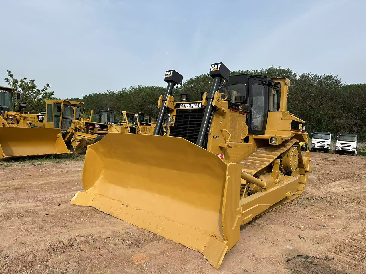 CATERPILLAR D8R - Puskutraktori: kuva CATERPILLAR D8R - Puskutraktori CATERPILLAR D8R - Puskutraktori: kuva CATERPILLAR D8R - Puskutraktori