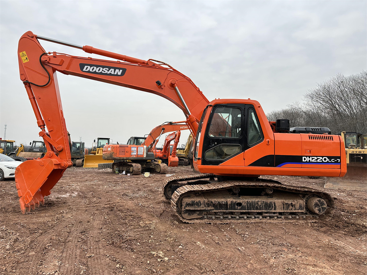 DOOSAN DH220 excavator - Telakaivukone: kuva DOOSAN DH220 excavator - Telakaivukone DOOSAN DH220 excavator - Telakaivukone: kuva DOOSAN DH220 excavator - Telakaivukone