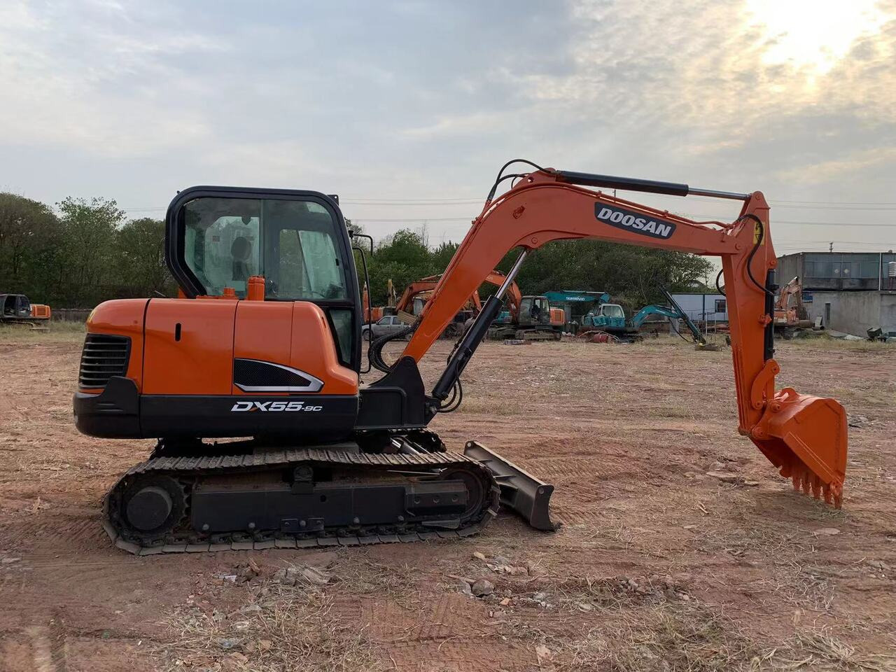 DOOSAN DX55 - Kaivuri: kuva DOOSAN DX55 - Kaivuri DOOSAN DX55 - Kaivuri: kuva DOOSAN DX55 - Kaivuri